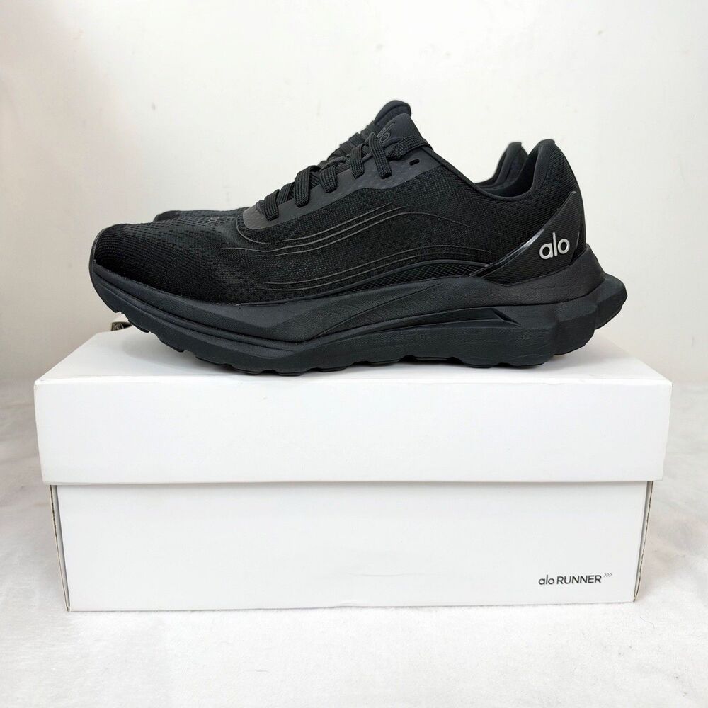 Alo Yoga Runner Sneakers Black Black Women 6.5 Men 5 Unisex Athletic Shoes